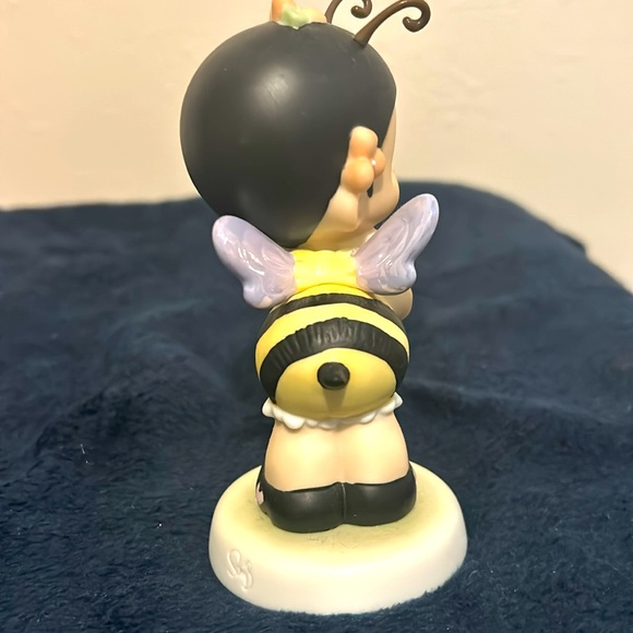 Precious moments figurine - Picture 3 of 5